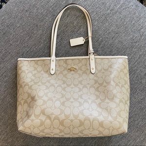 Reversible Coach tote bag